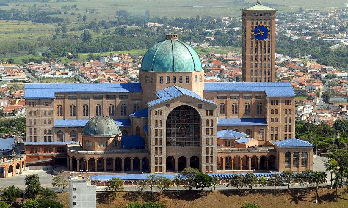 Aparecida se prepara para receber romeiros em outubro