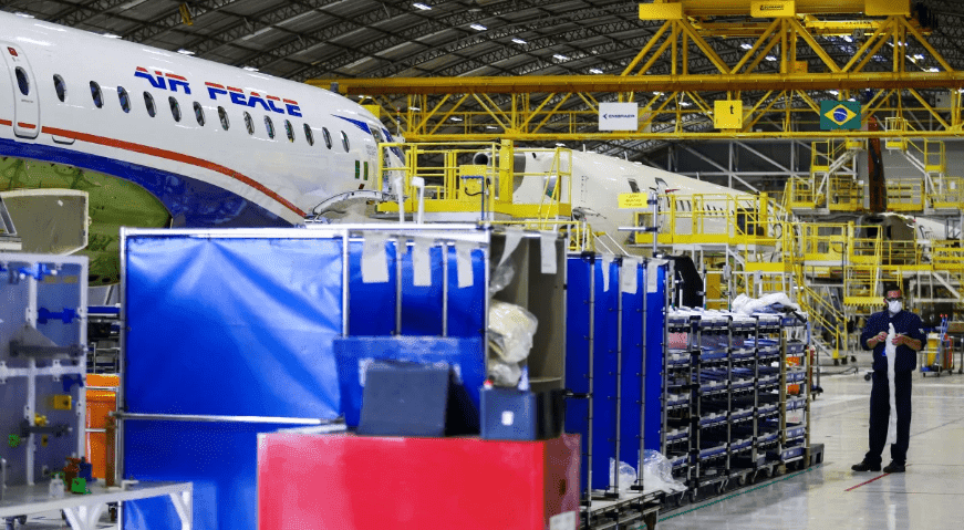 Metalúrgicos da Embraer suspendem greve em São José