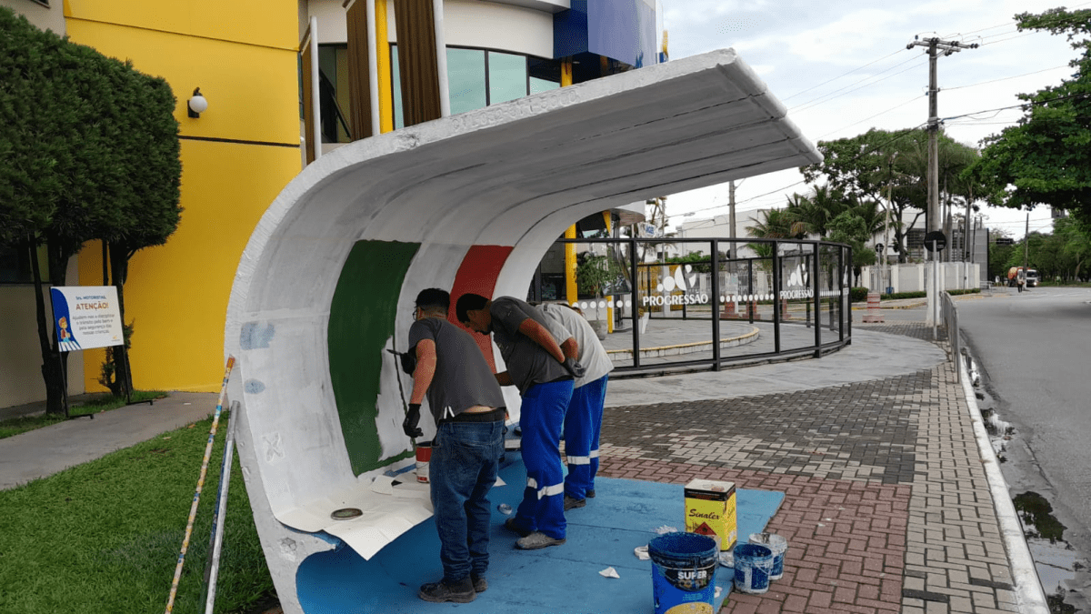 SEMOB segue com revitalização e instalação de abrigos de pontos de ônibus em Taubaté