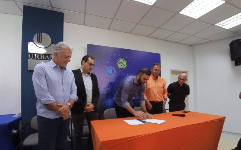 Grupo Oscar assina concessão do estádio Martins Pereira em São José dos Campos