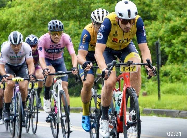 Equipe São José Ciclismo abre outubro com oito pódios em Ubatuba