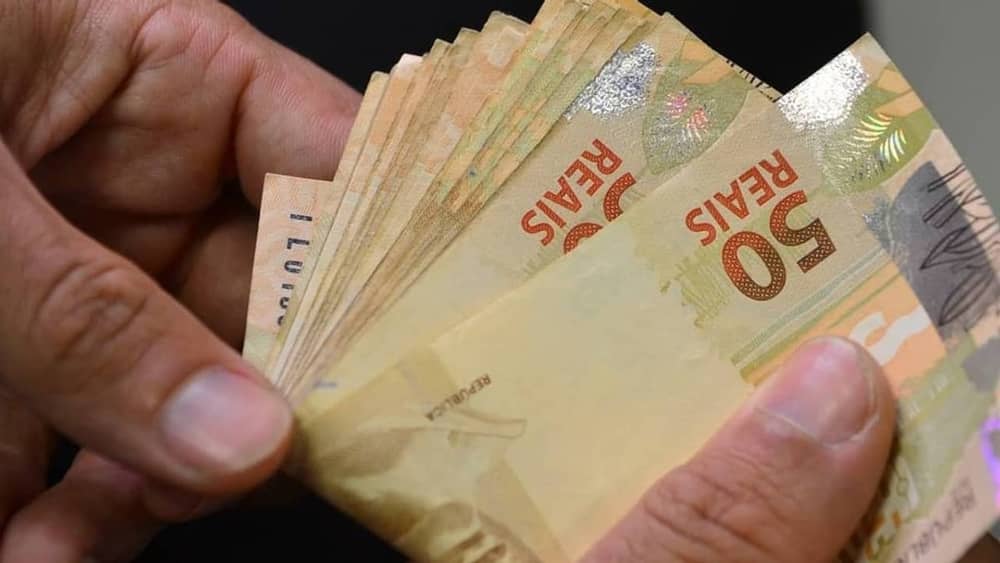 Trabalhadores devem receber primeira parcela do décimo terceiro até esta quinta