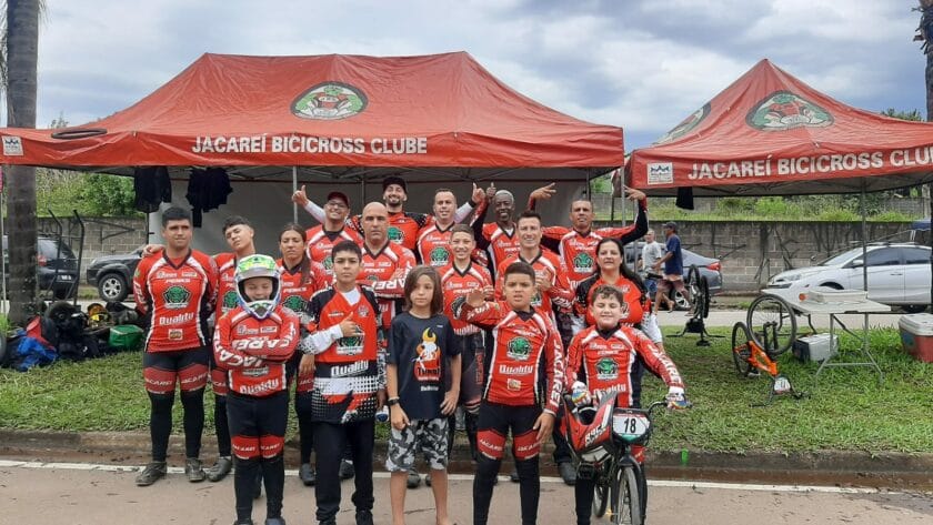 Bicicross de Jacareí encerra 2023 com títulos no Paulista