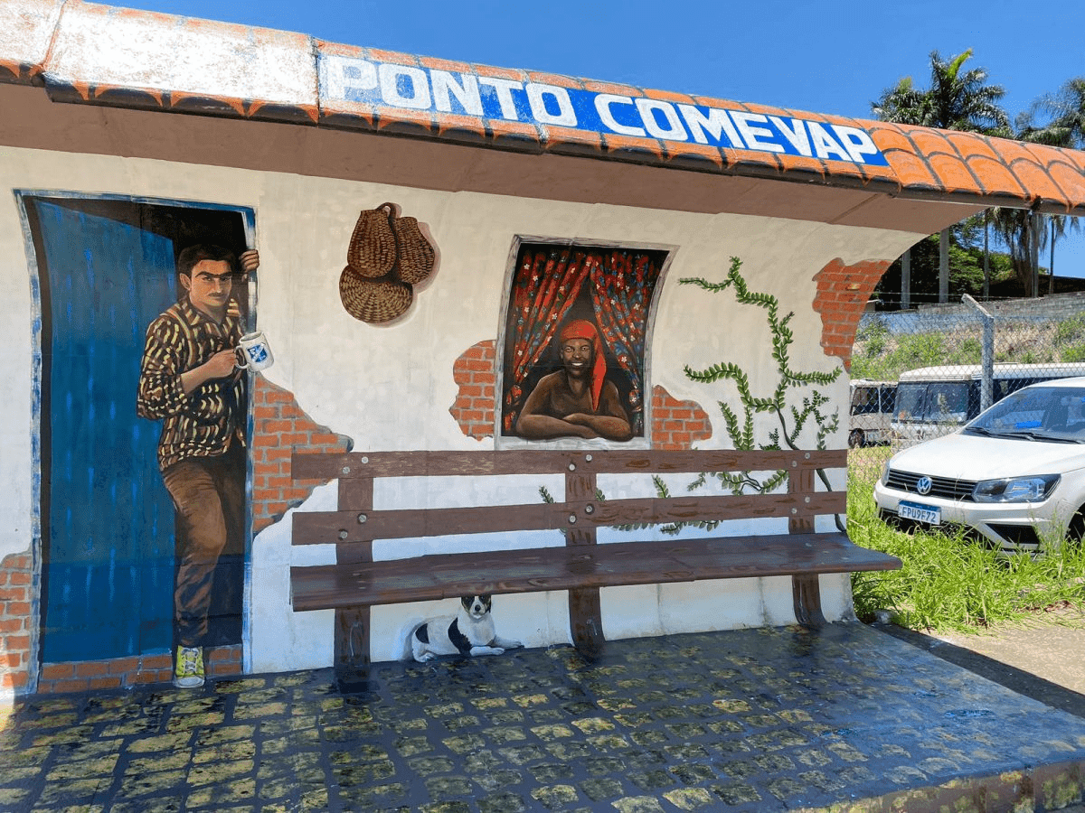 Taubaté revitaliza obras artísticas em pontos de ônibus