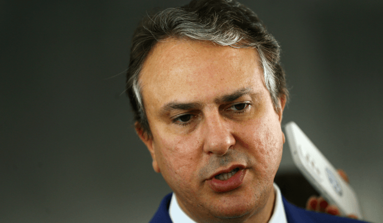 MEC descarta cancelamento do Enem após vazamento de provas