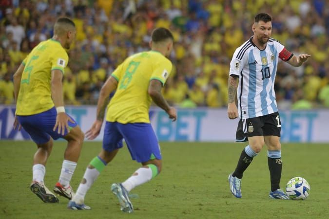 Brasil perde por 1 a 0 para Argentina no Maracanã