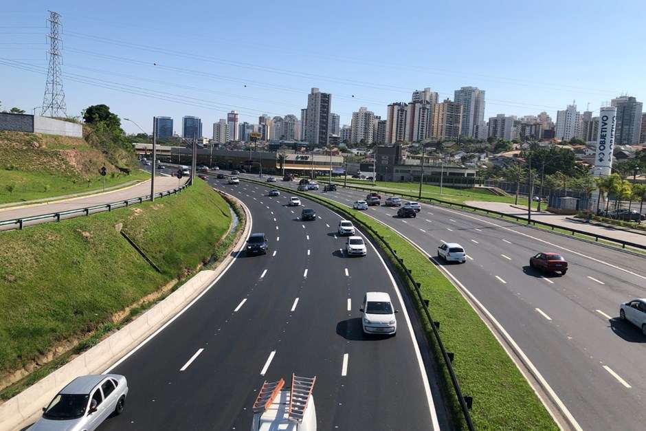 Construção de rampa interdita faixa do Anel Viário nesta segunda em São José
