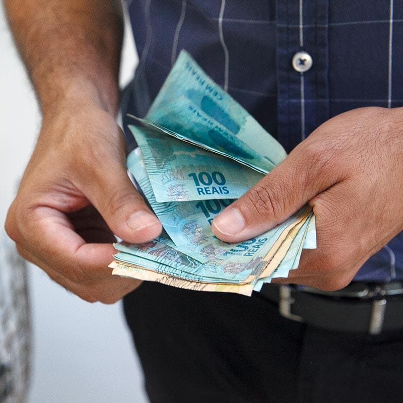Desenrola Adimplentes começa nesta terça com crédito de até R$ 15 mil