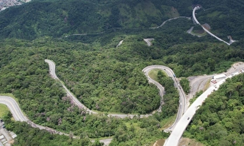 Serra Nova da Tamoios será interditada para passagem de carga especial na madrugada desta quarta
