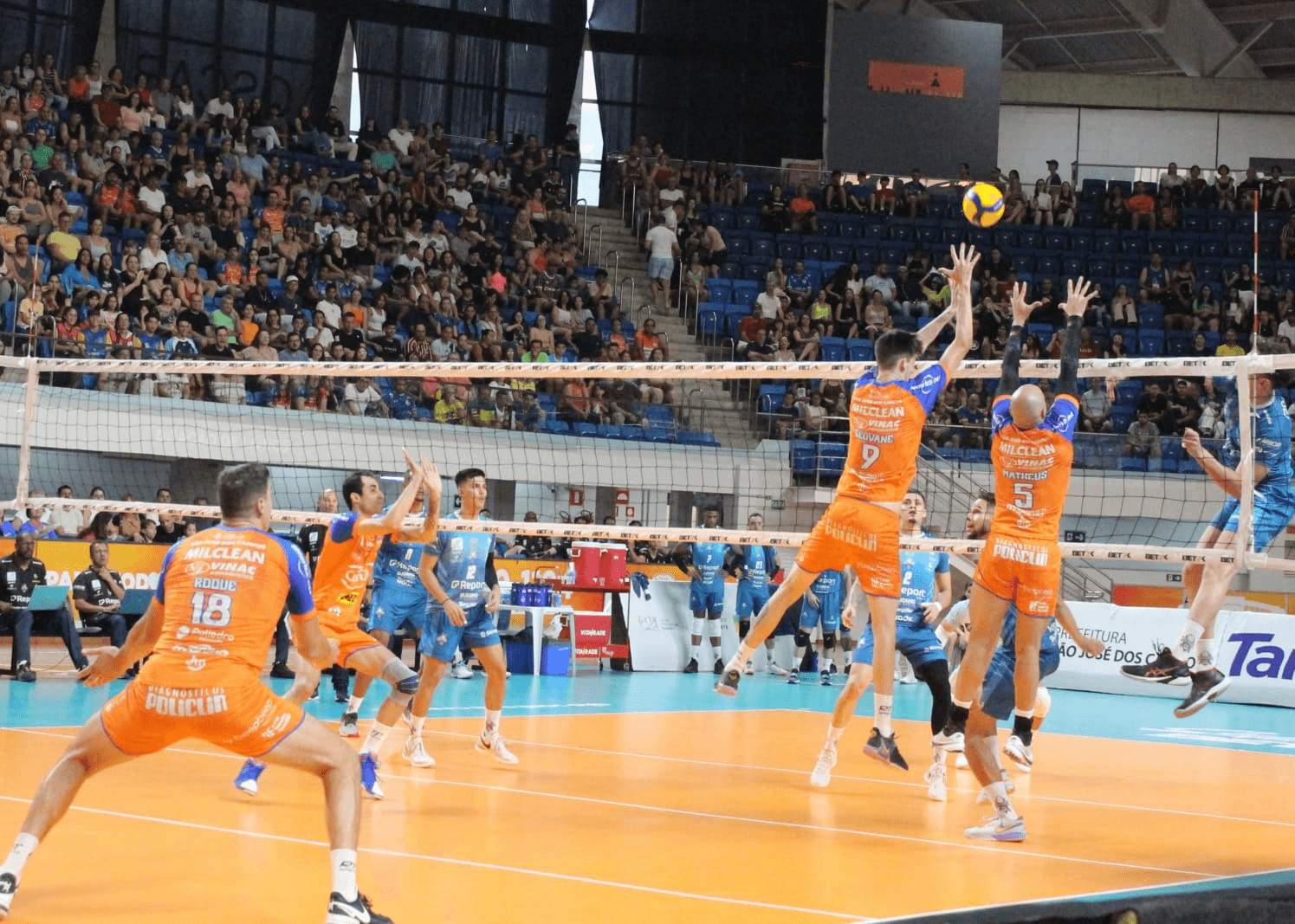 Vôlei Farma Conde vence Suzano e segue 100% na Superliga