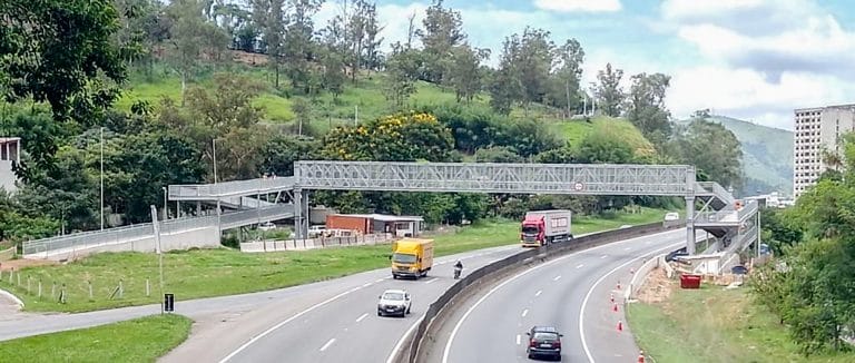 Entrega de passarela sobre a Dutra coloca fim à polêmica em Aparecida