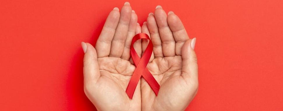 Dezembro Vermelho: Brasil registra aumento dos casos de Aids entre homens jovens; especialista destaca a importância da prevenção e conscientização