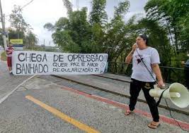 Moradores do Banhado protestaram na tarde da terça em São José