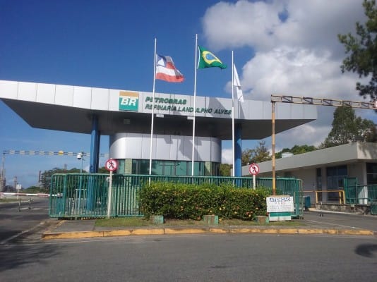 Petrobras abre concurso público com salário inicial de R$ 5.878,82 e vagas em São José