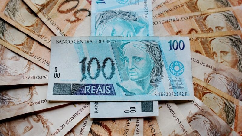 Salário Mínimo de 2024 será de R$ 1.412, abaixo da estimativa inicial do Governo