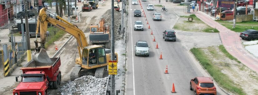 Prefeito de Caraguatatuba cobra DER sobre filas em trechos das obras da SP-55