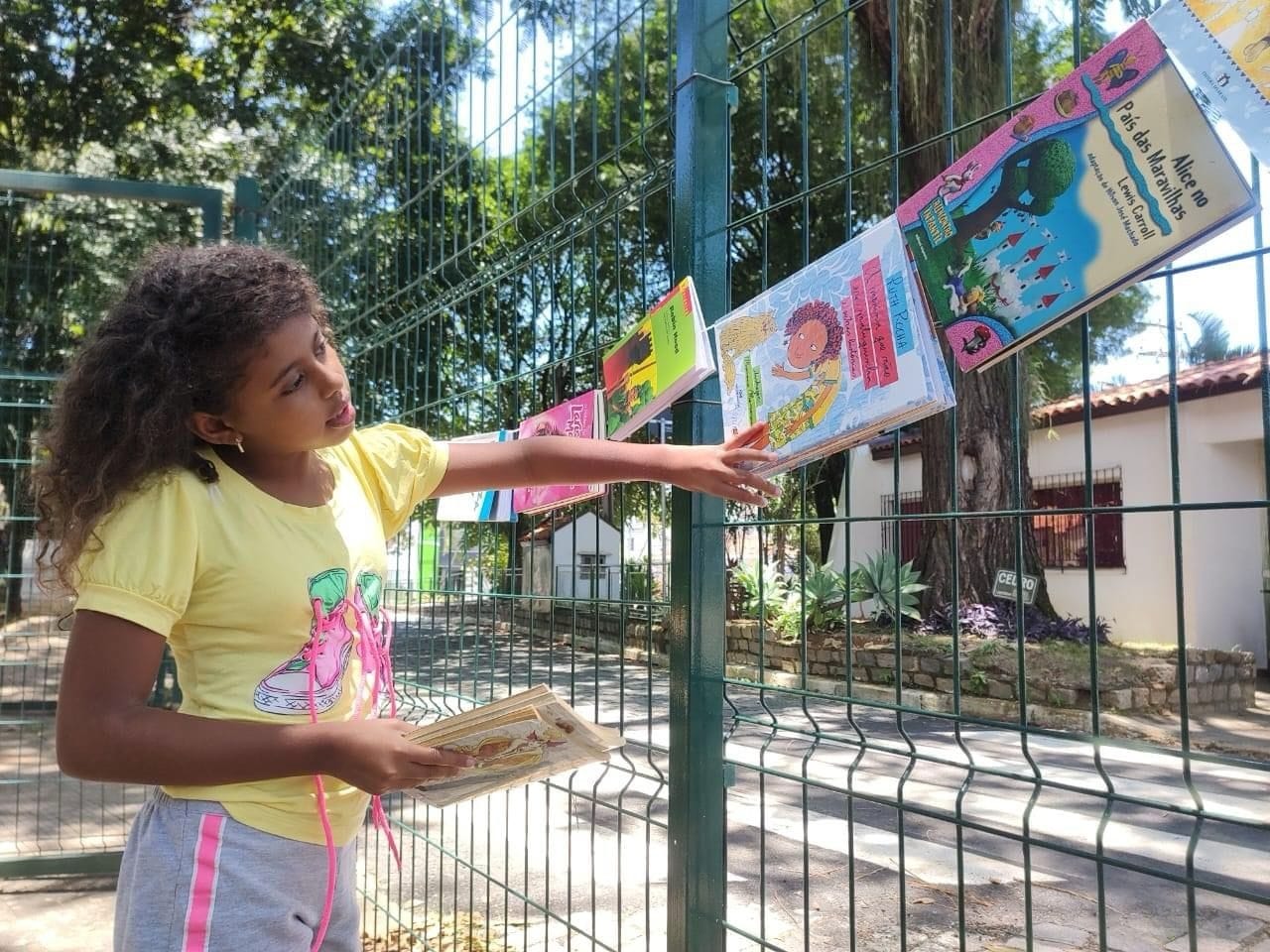 Biblioteca Municipal promove feira de troca de livros nesta sexta em Jacareí