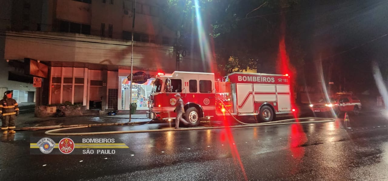 Esmalteria pega fogo na região central de São José dos Campos