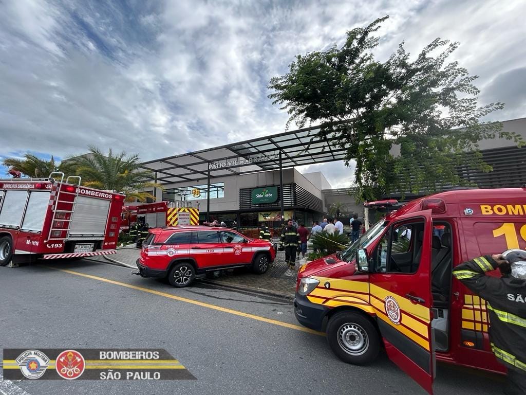 Incêndio atinge cozinha de mercado no Vila Branca em Jacareí