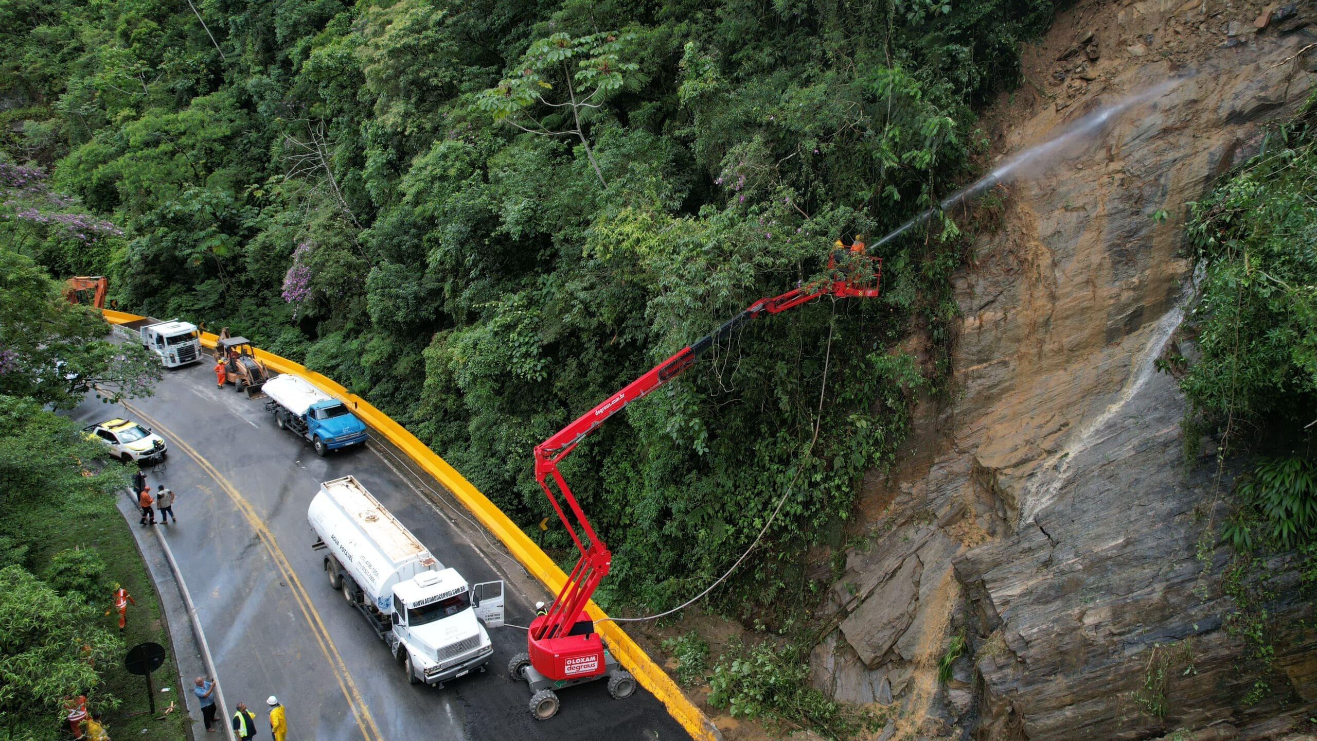 Governo SP libera o tráfego na rodovia Mogi-Bertioga