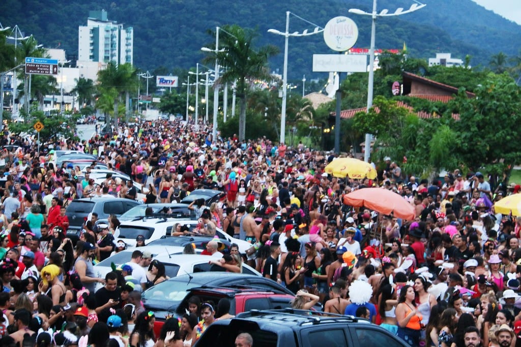 O Caraguá tá show ainda não acabou e a Prefeitura já coloca o bloco na rua para o Carnaval