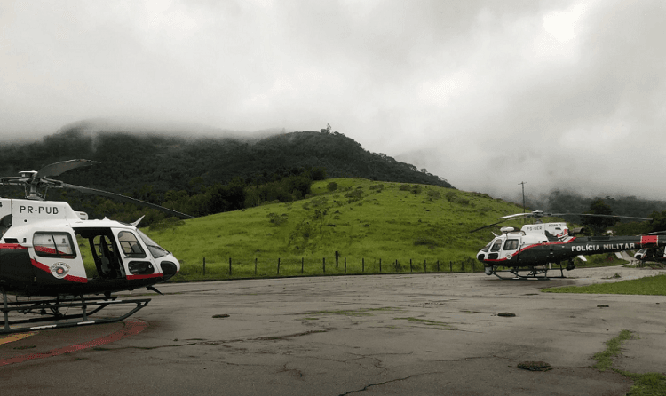 Polícia diz que corpos estavam ao lado de helicóptero que caiu a caminho de Ilhabela