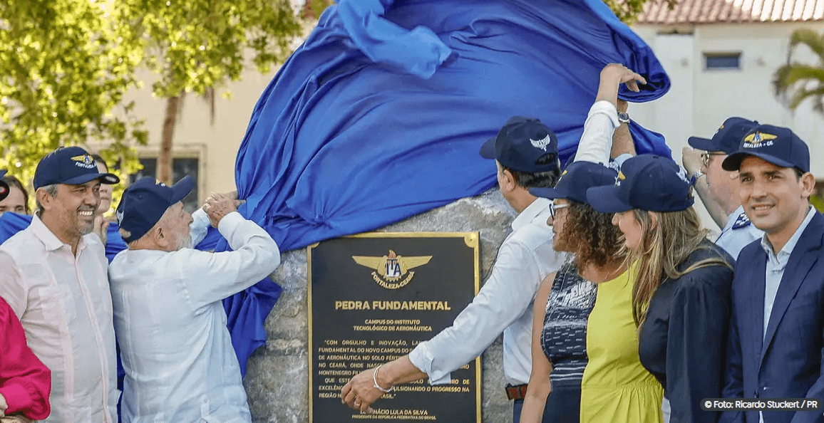 Lula lança pedra fundamental do campus do ITA em Fortaleza