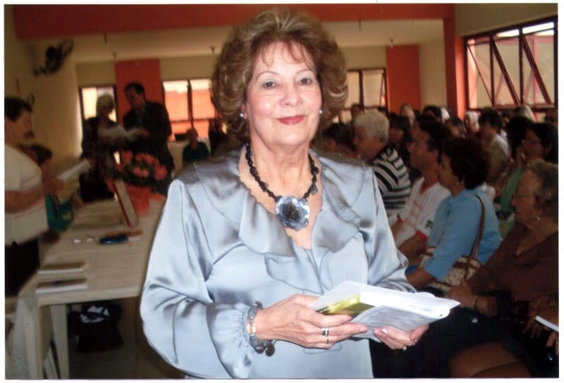 Morre Thereza Masiero, escritora e educadora, aos 86 anos em São José