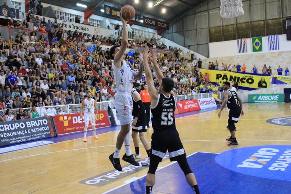 São José Basketball vence o Corinthians nos segundos finais
