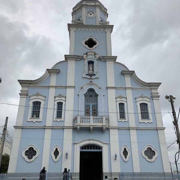 Brasil tem mais estabelecimentos religiosos que escolas e hospitais