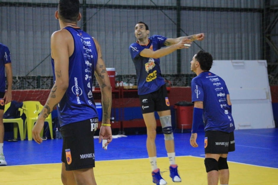 Farma Conde Vôlei joga nesta quinta em busca da liderança pela Superliga
