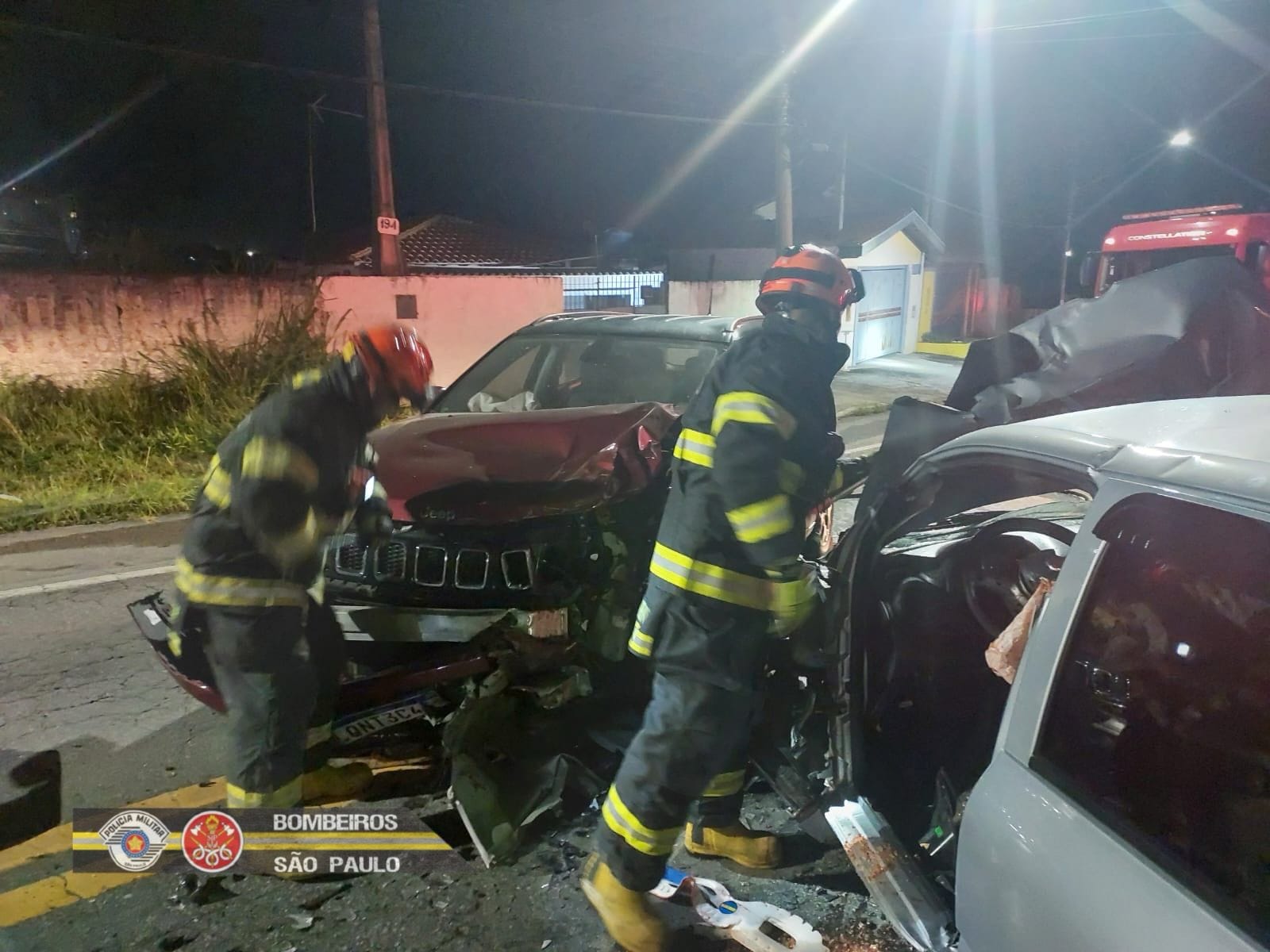 Madrugada de carnaval com grave acidente de trânsito em Jacareí