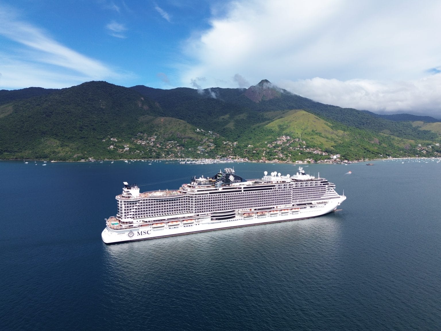 Ilhabela é escolhida como um dos 12 melhores destinos do mundo para receber navios de cruzeiro