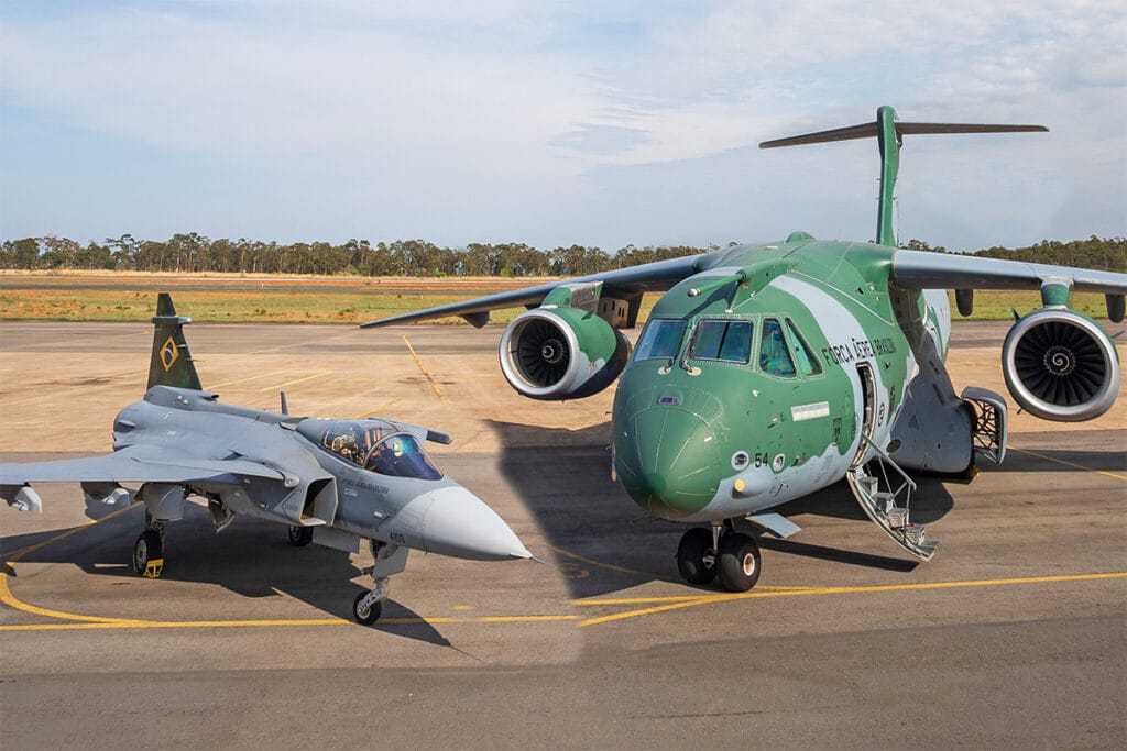 Crise entre Brasil e Israel, após discurso de Lula, afeta programas da FAB e Embraer