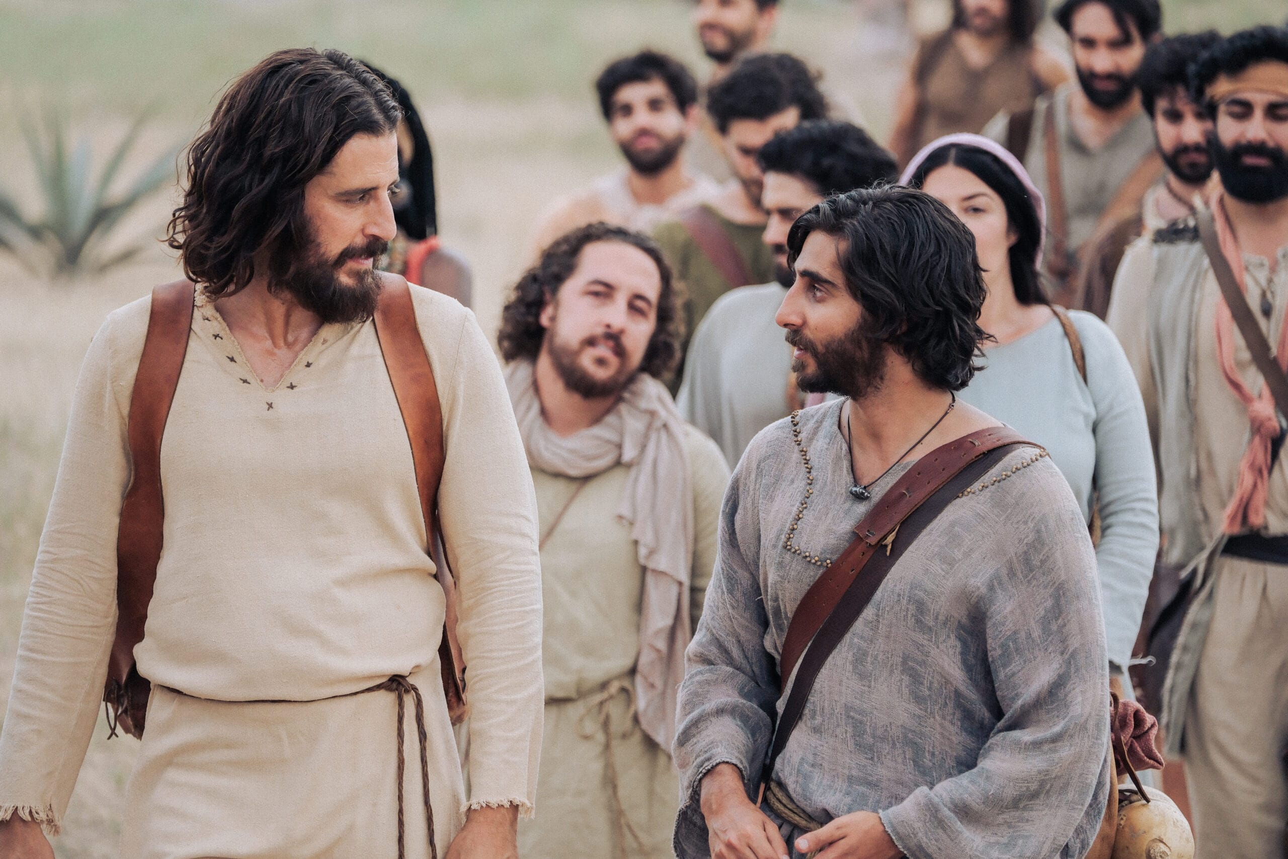 Atores da série The Chosen os escolhidos vem ao Brasil para estreia da 4ª temporada