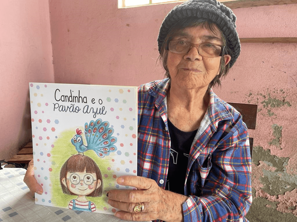 Maria Cândida, figureira que criou o tradicional pavão azul, morre em Taubaté