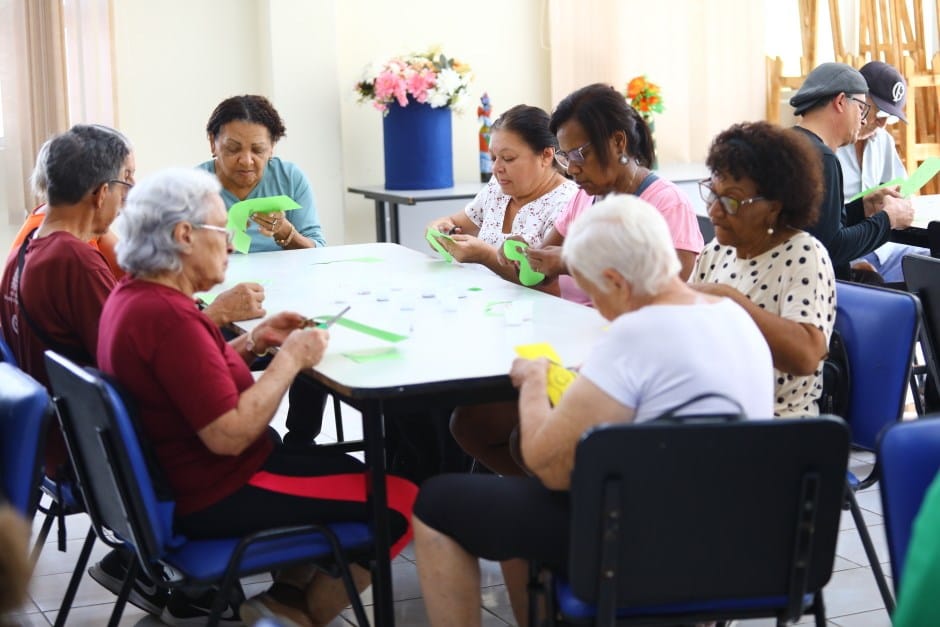 Casas do Idoso de São José realizam oficinas e grito de Carnaval
