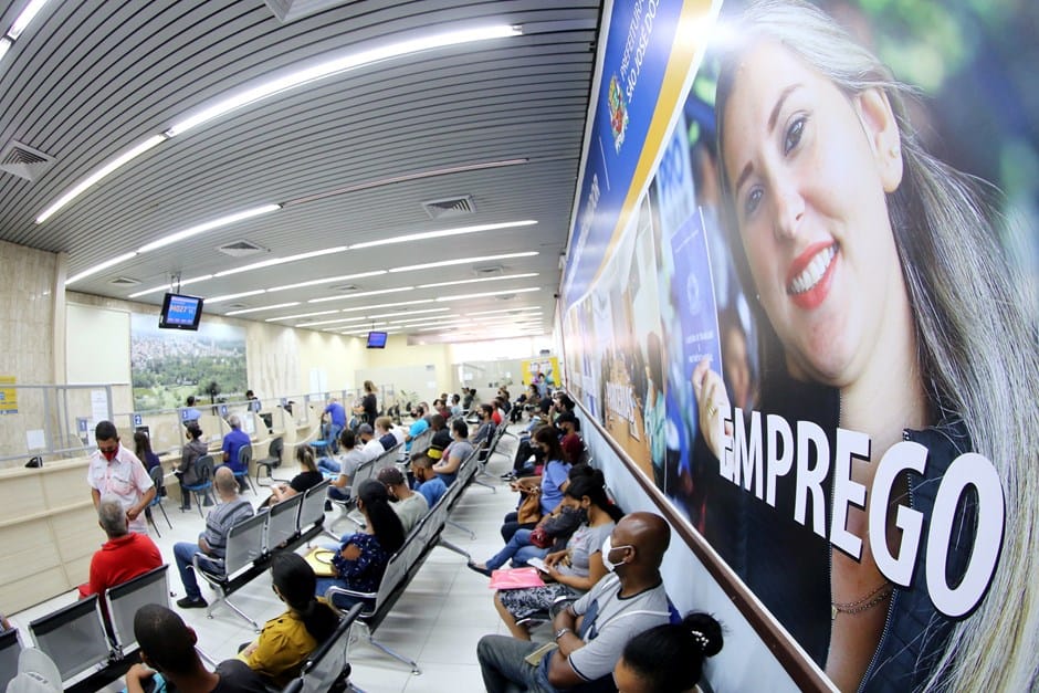 PAT de São José disponibiliza 679 vagas de emprego nesta segunda-feira,5