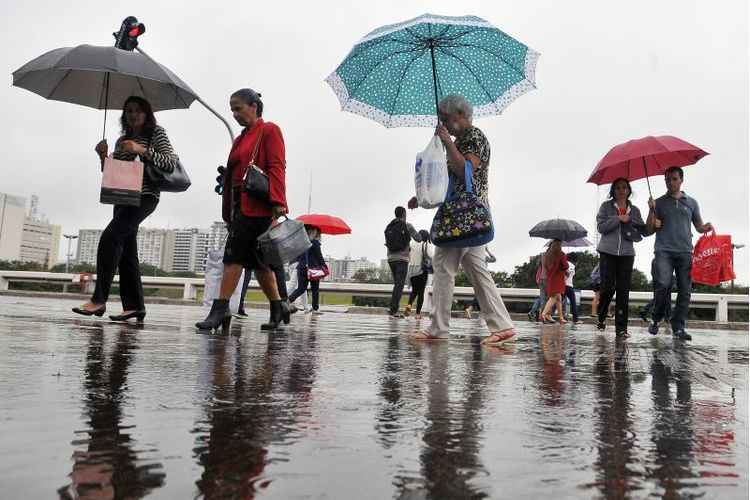Região Sudeste tem alerta de temporais e deslizamentos até domingo