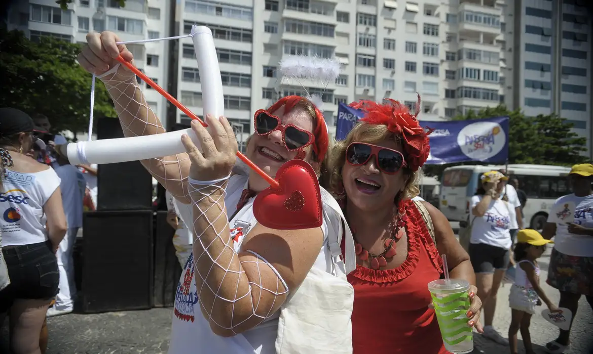 Dia Internacional da Felicidade: Promovendo Bem-Estar e Conexão