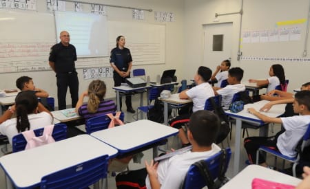 ‘Semeadores da Paz’ retomam trabalho nas escolas municipais