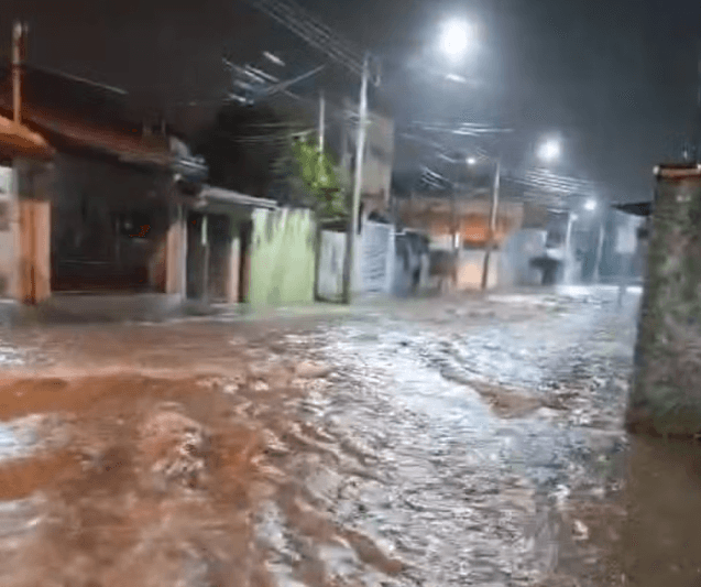 Temporal causa estragos em Jacareí e São José dos Campos