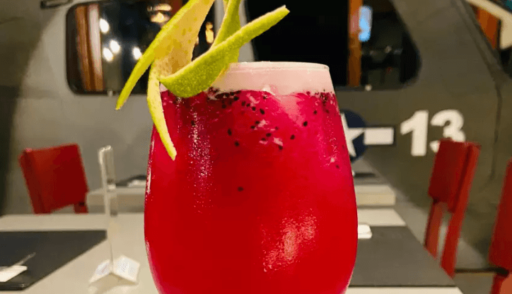 Restaurante comemora o Dia da Mulher com drink especial nas unidades de São José e Guararema