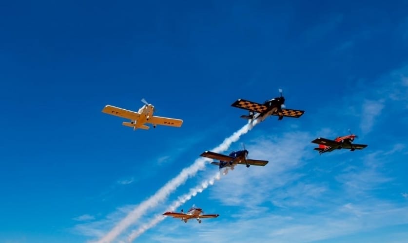 Esquadrilha Céu faz show de acrobacias aéreas neste domingo em São Sebastião