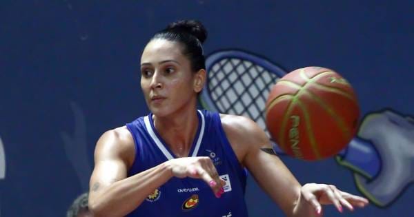 Equipe feminina do São José Basket encaram o Blumenau nesta quarta (10) pela LBF
