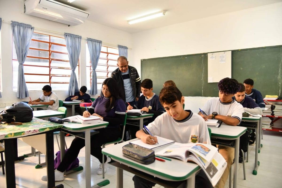 Taubaté recebe municípios para discutir educação em período integral