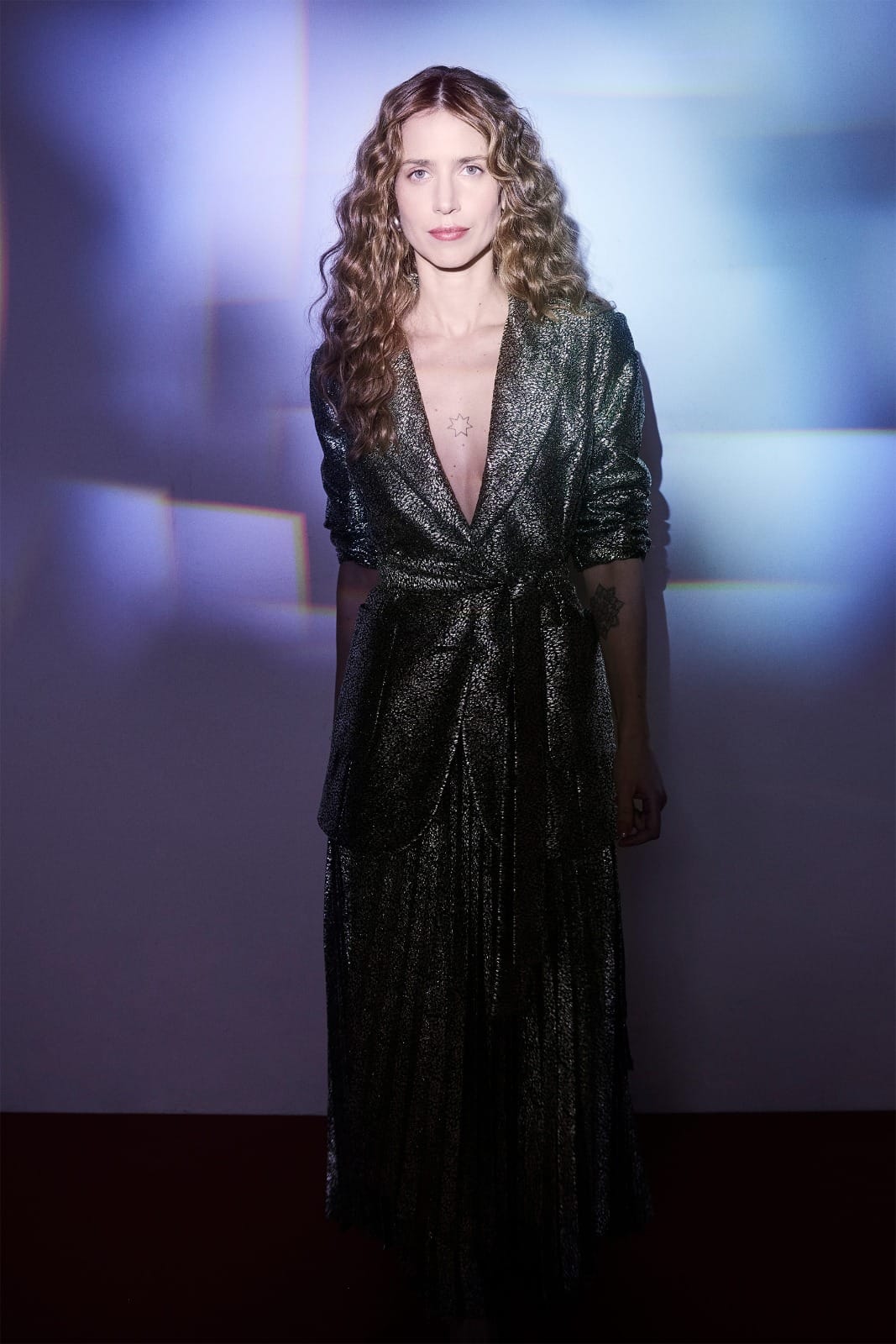 Mel Lisboa canta sucessos de Rita Lee em apresentação gratuita no Colinas Shopping