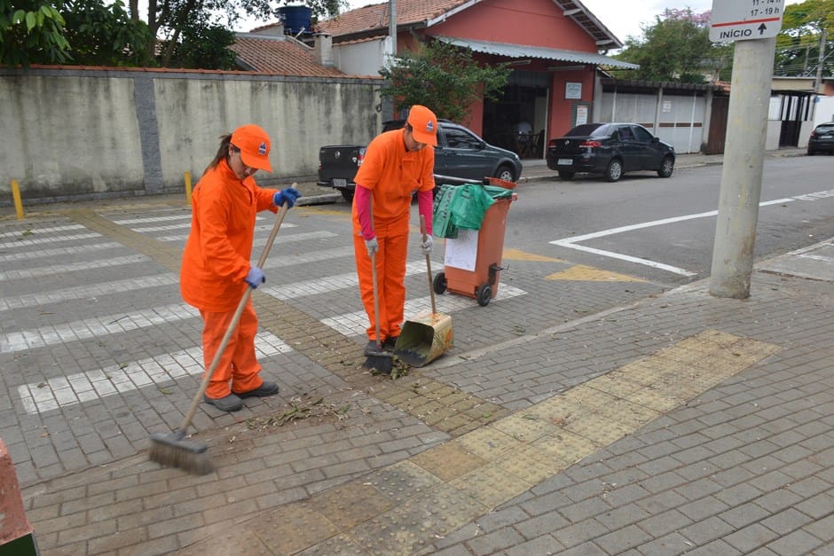 Serviço de varrição é ampliado para 17 bairros em São José