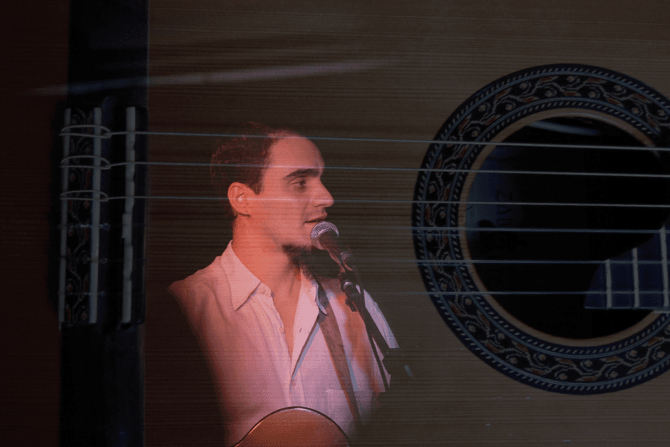 Show ‘Violão Compositor’ chega ao Cine Teatro neste sábado em São José