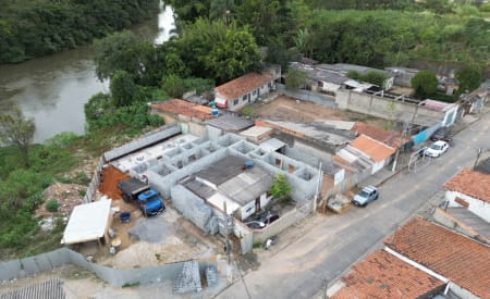 Jacareí e Fundação Pró-Lar assinam documento para regularização de imóveis da Rua Javari